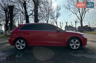 Хэтчбек Audi A3 2015 в 