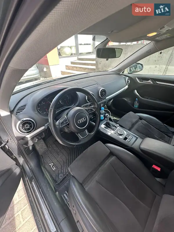 Хетчбек Audi A3 2016 в 