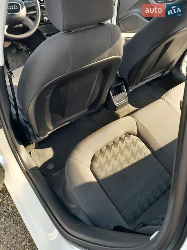 Хэтчбек Audi A3 2015 в Заставной