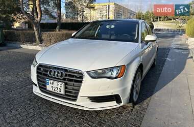 Седан Audi A3 2014 в Дніпрі