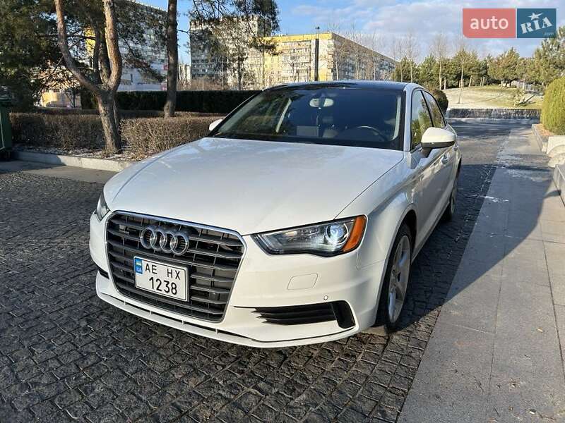 Седан Audi A3 2014 в Дніпрі