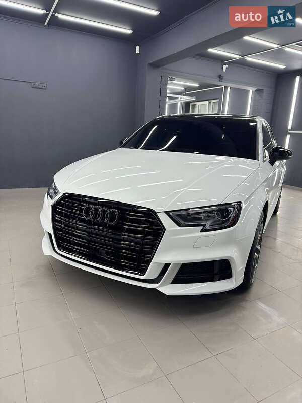 Седан Audi A3 2017 в Львове