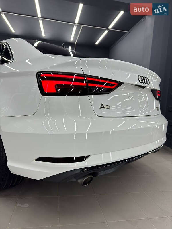 Седан Audi A3 2017 в Львове