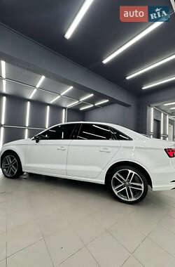 Седан Audi A3 2017 в 