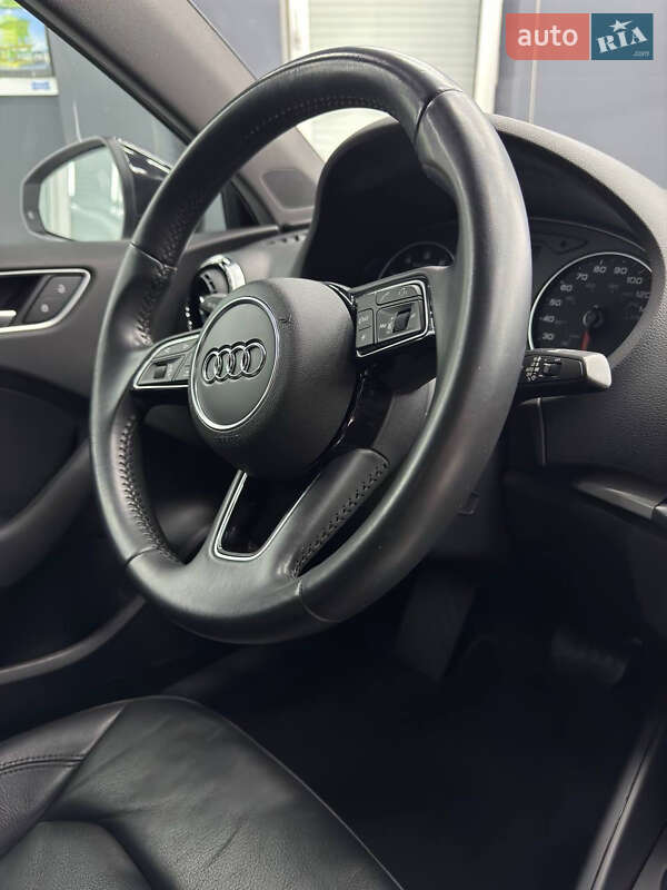 Седан Audi A3 2017 в Львове