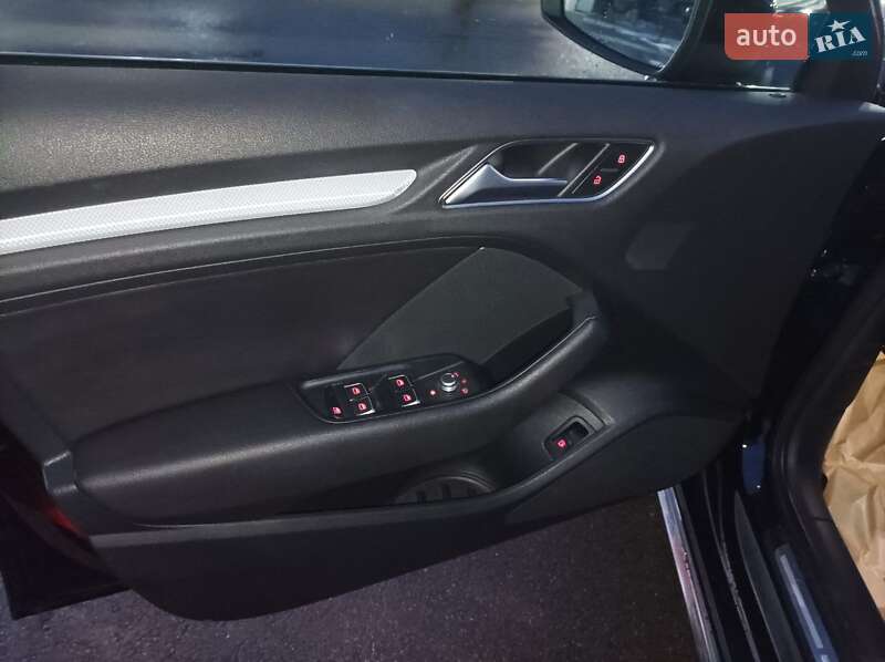 Хэтчбек Audi A3 2016 в Киеве