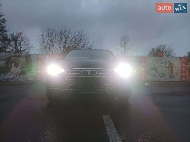 Хэтчбек Audi A3 2016 в Киеве