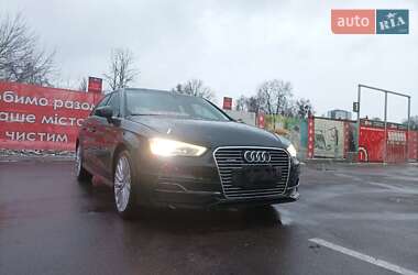 Хэтчбек Audi A3 2016 в Киеве