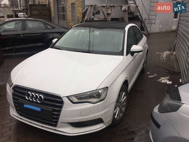 Хэтчбек Audi A3 2016 в Киеве