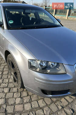 Хэтчбек Audi A3 2004 в 