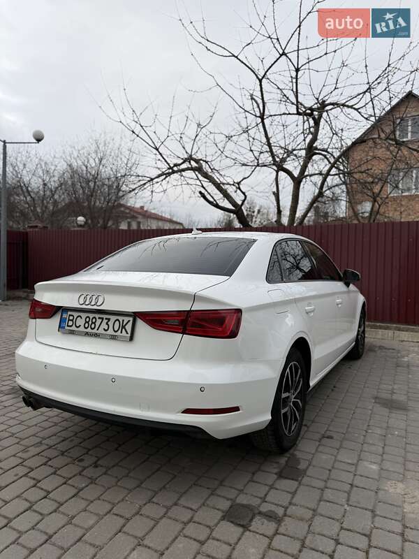Седан Audi A3 2015 в Львове