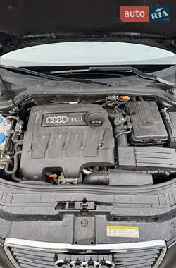 Хэтчбек Audi A3 2012 в 