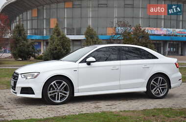 Седан Audi A3 2018 в Харькове