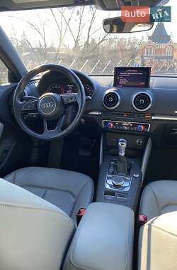 Седан Audi A3 2017 в Харькове