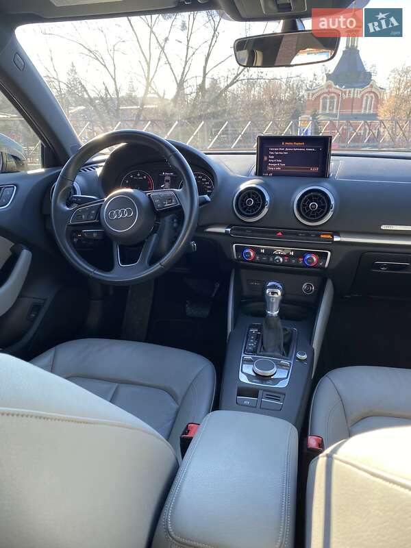 Седан Audi A3 2017 в Харькове