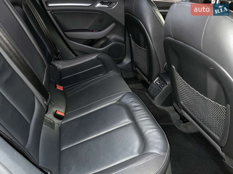 Седан Audi A3 2015 в Киеве
