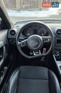Хэтчбек Audi A3 2011 в 