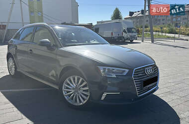 Хэтчбек Audi A3 2017 в 