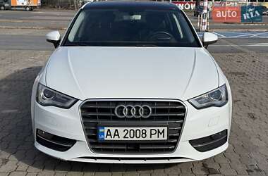 Хэтчбек Audi A3 2015 в 