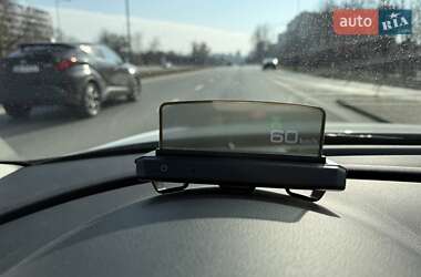 Хэтчбек Audi A3 2015 в 