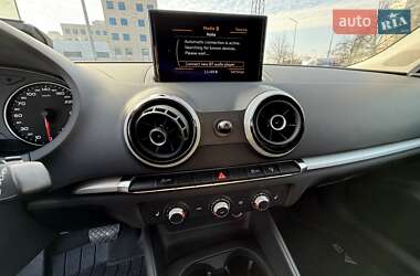 Хэтчбек Audi A3 2015 в 