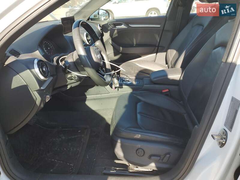 Седан Audi A3 2018 в Киеве