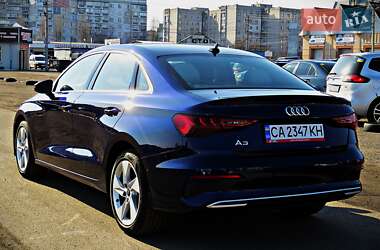 Седан Audi A3 2022 в 