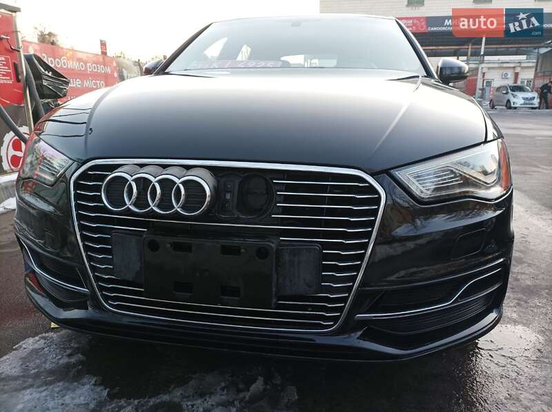 Хэтчбек Audi A3 2016 в Киеве