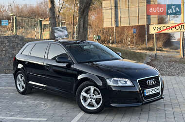 Хэтчбек Audi A3 2012 в 