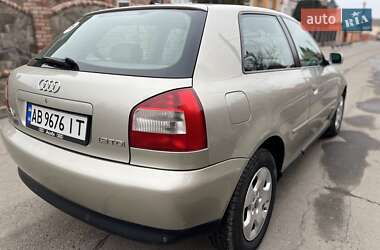 Хэтчбек Audi A3 2002 в 