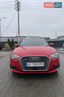 Хэтчбек Audi A3 2016 в Киеве