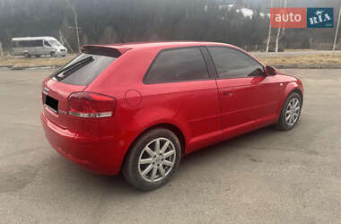 Хэтчбек Audi A3 2004 в 