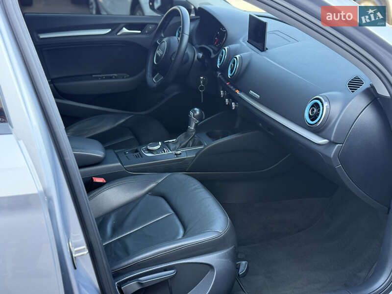 Седан Audi A3 2015 в Одессе