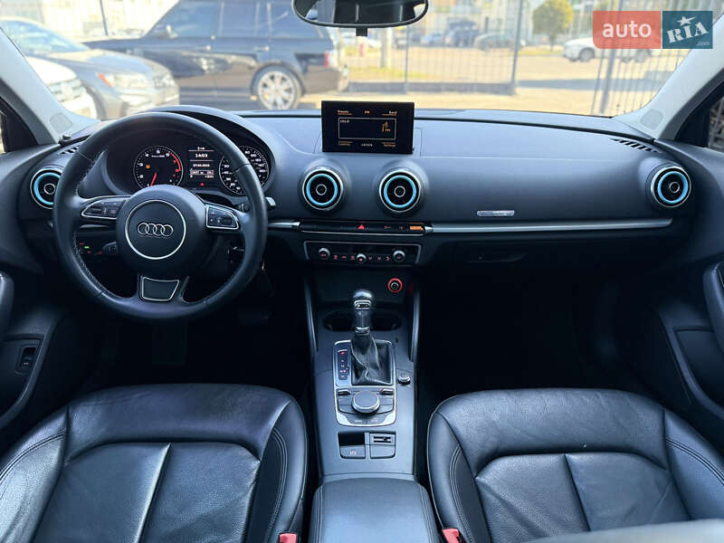 Седан Audi A3 2015 в Одессе
