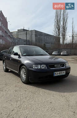 Хэтчбек Audi A3 1999 в 