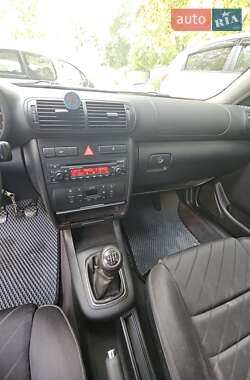 Хэтчбек Audi A3 2003 в 
