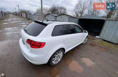 Хэтчбек Audi A3 2012 в 