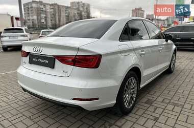 Седан Audi A3 2016 в 