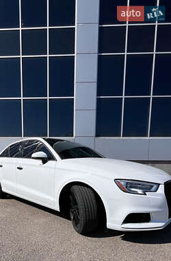 Седан Audi A3 2016 в 