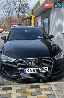 Хэтчбек Audi A3 2015 в 
