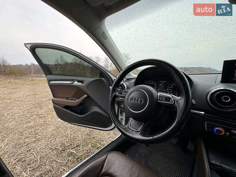 Седан Audi A3 2014 в Львове