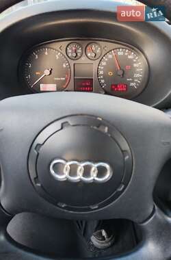 Хэтчбек Audi A3 2000 в 