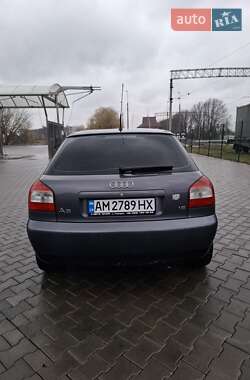 Хетчбек Audi A3 2001 в 