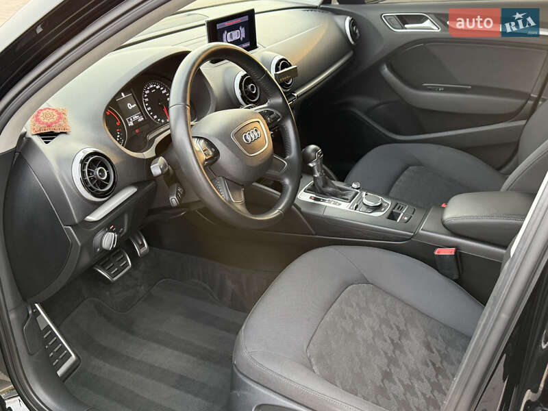 Седан Audi A3 2014 в Мукачево