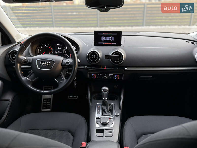 Седан Audi A3 2014 в Мукачево