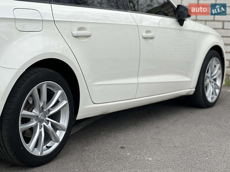 Хэтчбек Audi A3 2015 в Одессе