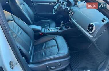 Хэтчбек Audi A3 2016 в 