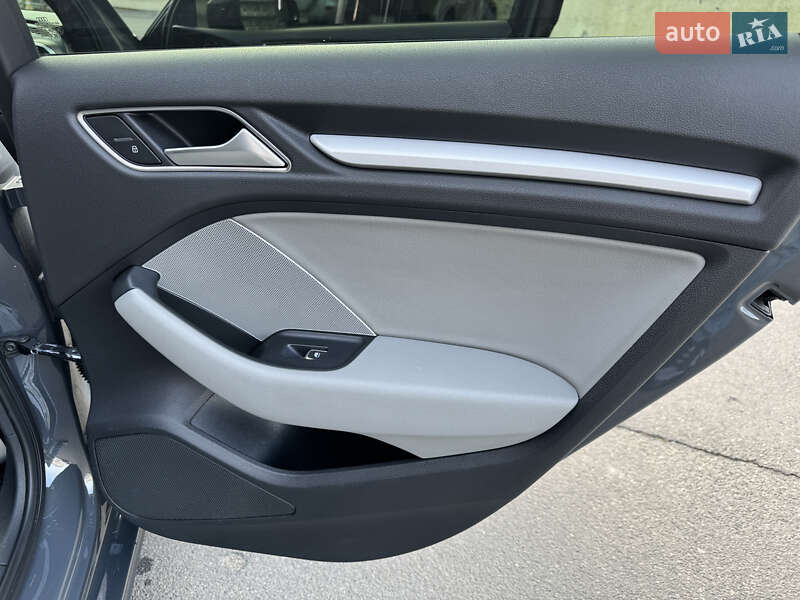 Седан Audi A3 2016 в Одессе