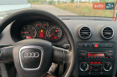 Хэтчбек Audi A3 2006 в 