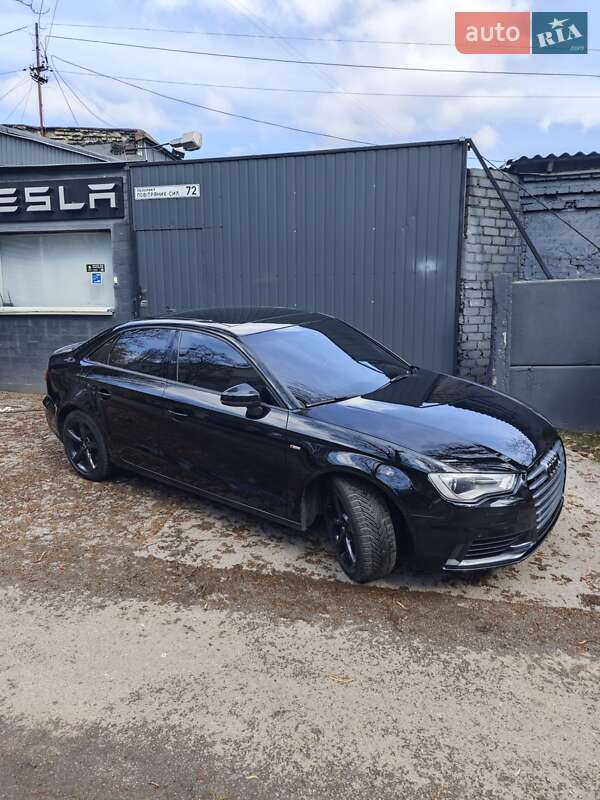 Седан Audi A3 2015 в Киеве